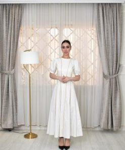 فستان أبيض نص كم بتطريز ذهبي- أناقة ذهبية متكاملة