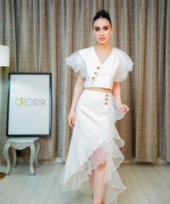 طقم نسائي أبيض بلمسة أنثوية راقية