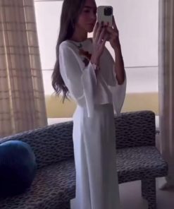 أزياء الأميرة - فستان سهرة أبيض جورجيت بتطريز ورود ملونة – تصميم أنيق وناعم للمناسبات