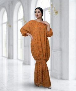 جلابية برتقالية بنقشة أنيقة ولمسة عصرية راقية