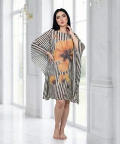 جلابية قصيرة مخططة بتفاصيل ناعمة ولمسة أنيقة