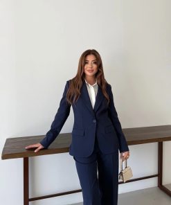 Alternative view of متجر زحل - طقم بدلة نسائية من قماش كريب فاخر – قصة كلاسيك أنيقة