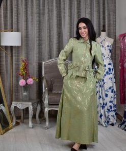 طقم نسائي أخضر فاتح بلمسة أنثوية راقية