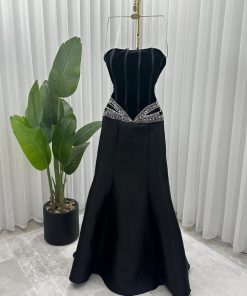 أزياء الأميرة - فستان سهره الخامه مخمل +تطريز على الخصر+ميكادو