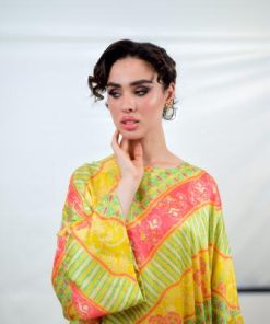 جلابية نسائية عصرية بلون مميز