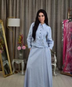 طقم نسائي سماوي بإطلالة أنيقة وناعمة