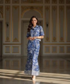 طقم نسائي أزرق وأبيض بلمسة أنثوية راقية