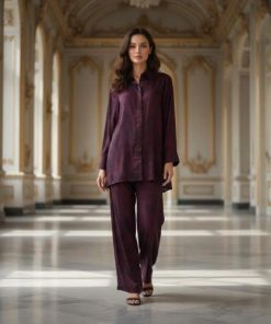 طقم نسائي برغندي بلمسة أنيقة وعصرية