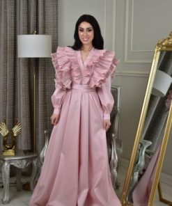 فستان زهري بكسرات على صدر