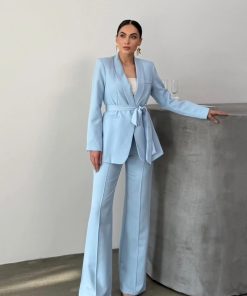 Alternative view of متجر زحل - طقم بدلة نسائية كريب بقصة رسمية مع حزام خصر – متعدد الألوان