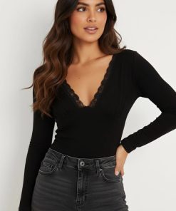 Alternative view of متجر زحل - بلوزة نسائية قطن مرن بياقة V دانتيل