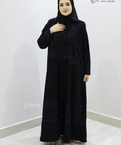 ألوان الجميلة  - عباية سوداء هاري مطرزة بتطريز أسود ناعم