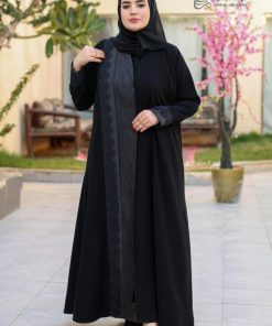 ألوان الجميلة - عباية سوداء أنيقة بتدخيلة تفته فاخرة