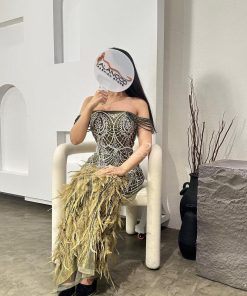 Alternative view of العنود للأزياء - الفستان الزيتي الريشي: سهرة جديدة بتصميم أنيق