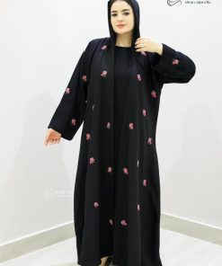 ألوان الجميلة  - عباية سوداء شك مطرزة نص كلوش