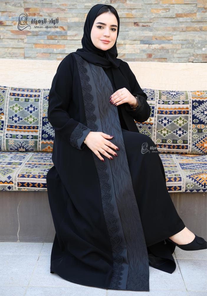 ألوان الجميلة - عباية سوداء أنيقة بتدخيلة تفته فاخرة - الصورة 4