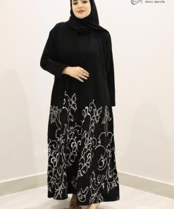 ألوان الجميلة  - عباية سوداء مطرزة بتصميم أنيق كريب اندونيسي