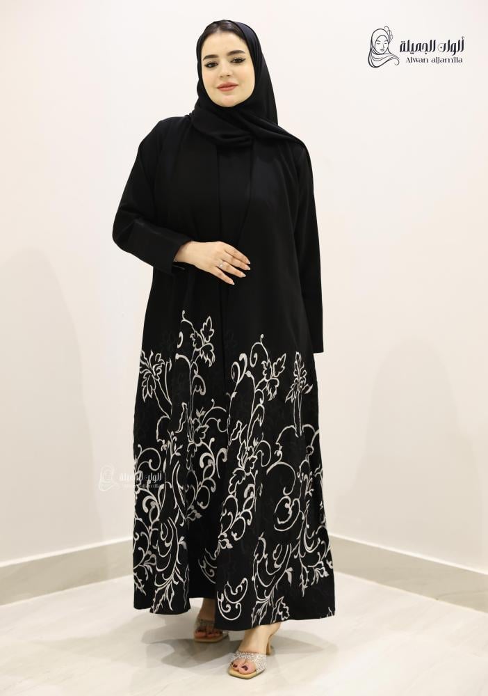 ألوان الجميلة - عباية سوداء مطرزة بتصميم أنيق كريب اندونيسي
