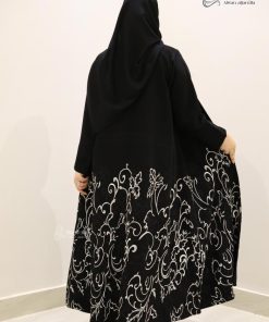 Alternative view of ألوان الجميلة  - عباية سوداء مطرزة بتصميم أنيق كريب اندونيسي