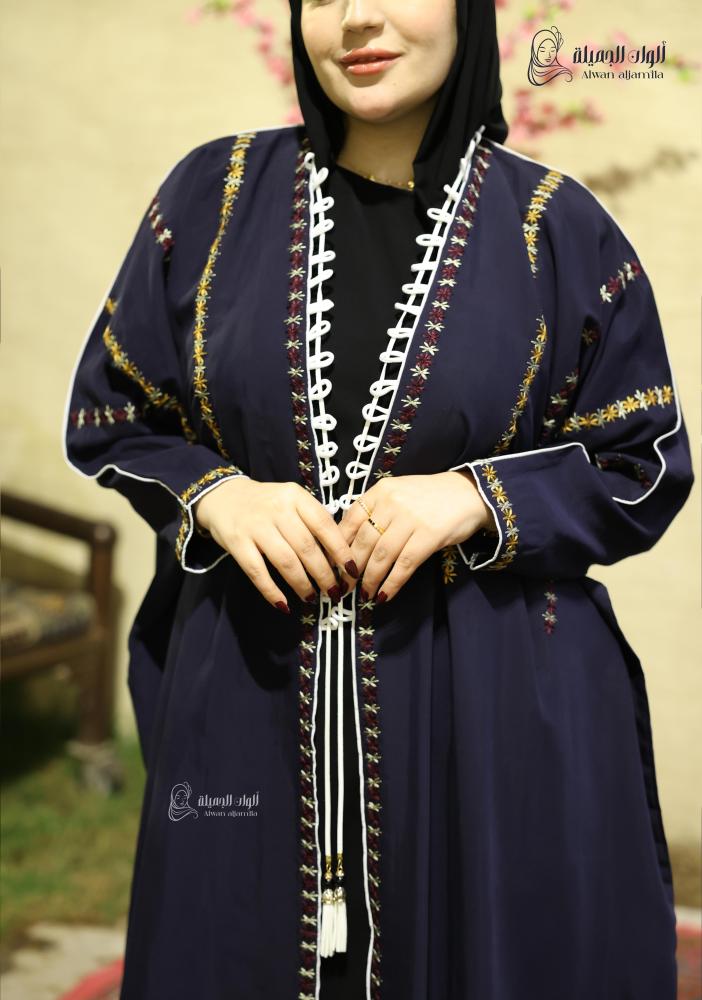 ألوان الجميلة - عباية حرير مغسول كحلي مطرزة بشت بتفاصيل فاخرة - الصورة 5