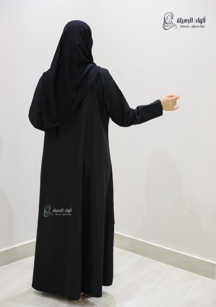 ألوان الجميلة - عباية سوداء نص كلوش تصميم كلاسيك أنيق - الصورة 5