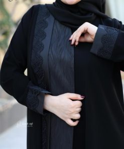 Alternative view of ألوان الجميلة  - عباية سوداء أنيقة بتدخيلة تفته فاخرة