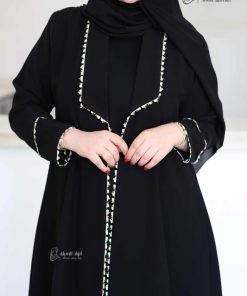 Alternative view of ألوان الجميلة  - عباية لمسة هادئة – سوداء بتطريز ناعم فاخر