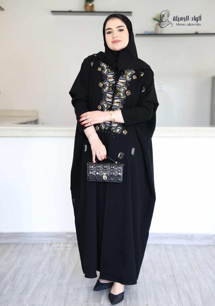 ألوان الجميلة - عباية سوداء فراشة بتطريز ناعم