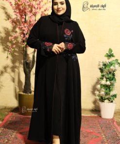 ألوان الجميلة  - عباية شك سوداء نص كلوش مطرزة | عبايات فخمة