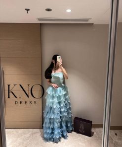 Alternative view of كنوا للملابس - فستان أورجنزا مموج سماوي طويل بطبقات انسيابية أنيقة