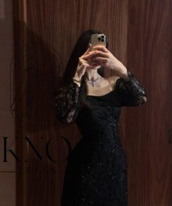 ⁦كنوا للملابس - فستان دانتيل أسود فاخر بتطريز شك وجورجيت شيفون⁩ - الصورة ⁦4⁩
