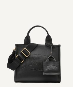 ⁦DKNY - حقيبة "DKNY" اليومية: أناقة انسيابية وعملية لا تُضاهى.⁩ - الصورة ⁦3⁩