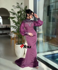 ⁦فور يو - فستان سهرة بنفسجي ملكي بقصة ميرميد وياقة عالية مطرزة بتفاصيل⁩ - الصورة ⁦3⁩