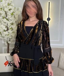 ⁦فور يو - فستان العيد أسود أنيق بنقشة ذهبية⁩ - الصورة ⁦4⁩