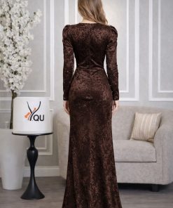 ⁦فور يو - فستان سهرة بني فاخر بكم طويل وتطريز لامع⁩ - الصورة ⁦3⁩
