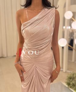 ⁦فور يو - فستان سهرة أنيق بتصميم كتف واحد باللون الوردي الميتاليك⁩ - الصورة ⁦3⁩