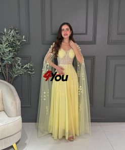 فور يو - فستان سهرة أصفر طويل بتصميم تول مطرّز وكاب شفاف أنيق