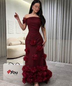 فور يو - فستان سهرة عودي بتفاصيل ورد ثلاثي الأبعاد وتول فاخر
