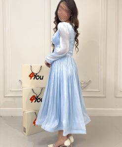 ⁦فور يو - فستان ناعمي أزرق سماوي بتصميم كورسيه ورباط أمامي وأكمام شفافة⁩ - الصورة ⁦3⁩
