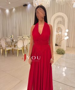 ⁦فور يو - فستان سهرة أحمر طويل بدون أكمام بقصة ملفتة مع شق أمامي أنيق⁩ - الصورة ⁦3⁩