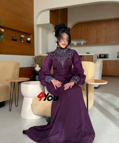 ⁦فور يو - فستان سهرة بنفسجي ملكي بقصة ميرميد وياقة عالية مطرزة بتفاصيل⁩ - الصورة ⁦5⁩